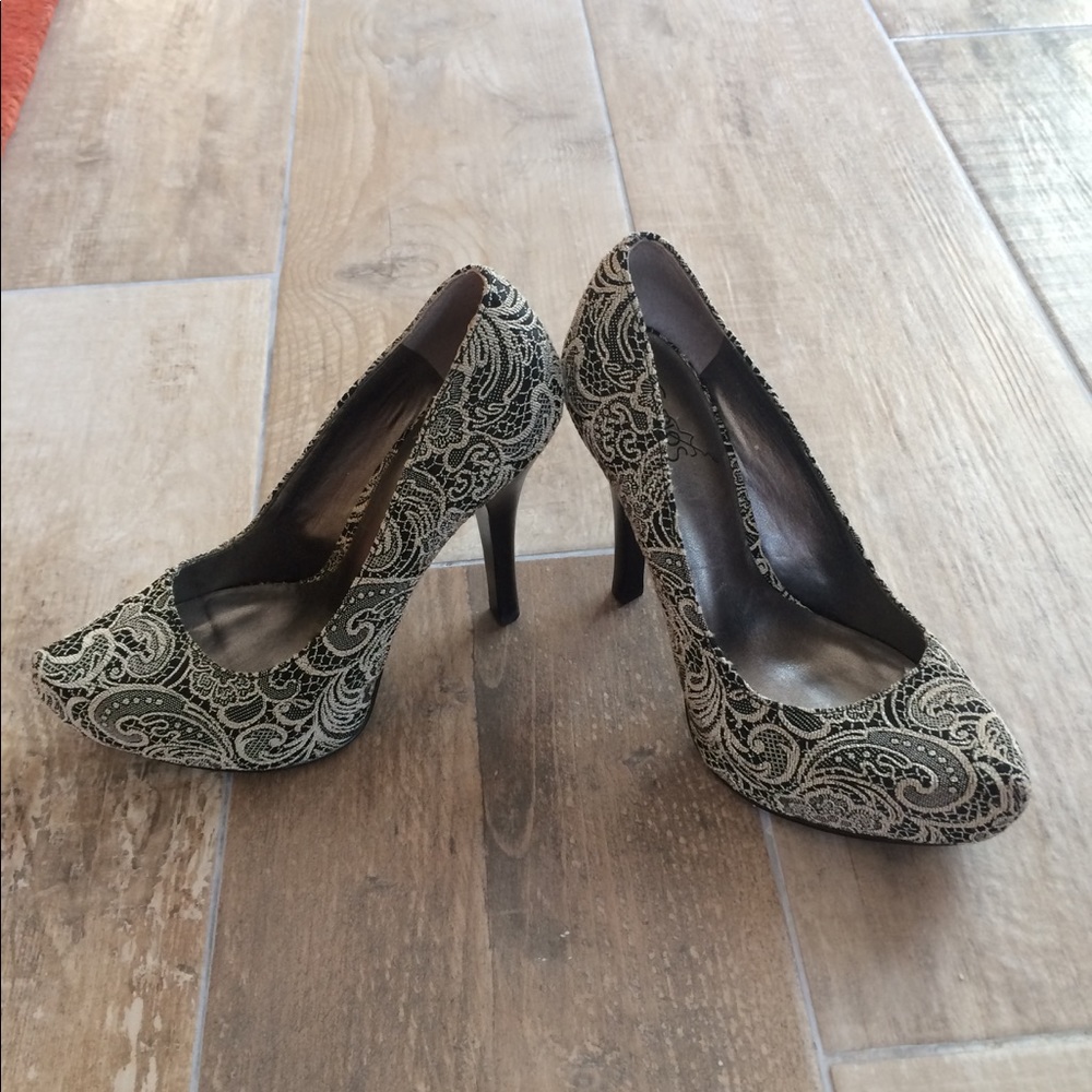 Carlos Santana Heels